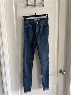 Classic Dark Blue Women’s Slim Jeans high wasted size 2